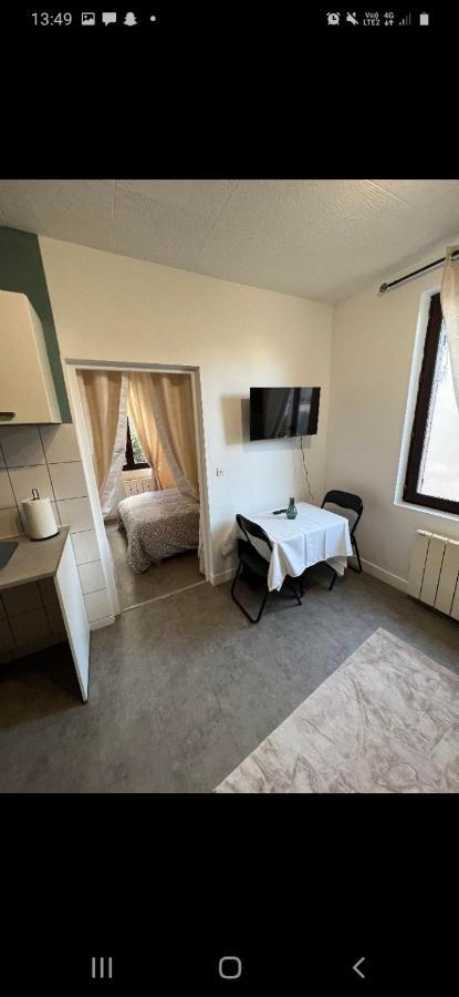 T2 Proche Gare Avec Wifi 1Er Etage Apartment Chartres Bagian luar foto